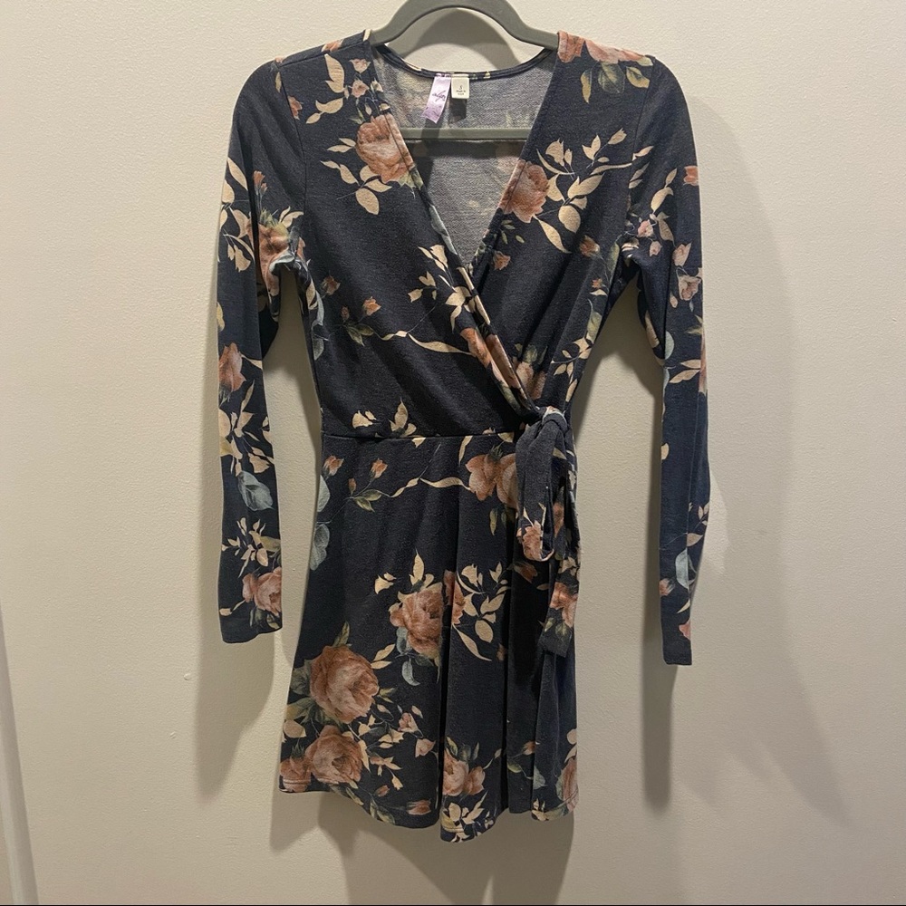 Francesca’s Collection | Grey Floral Wrap Dress